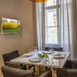 Vojtesska Apartment By Ruterra Apartment