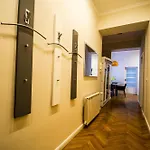 Vojtesska Apartment By Ruterra *