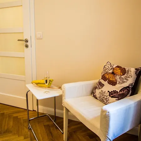 Vojtesska Apartment By Ruterra *